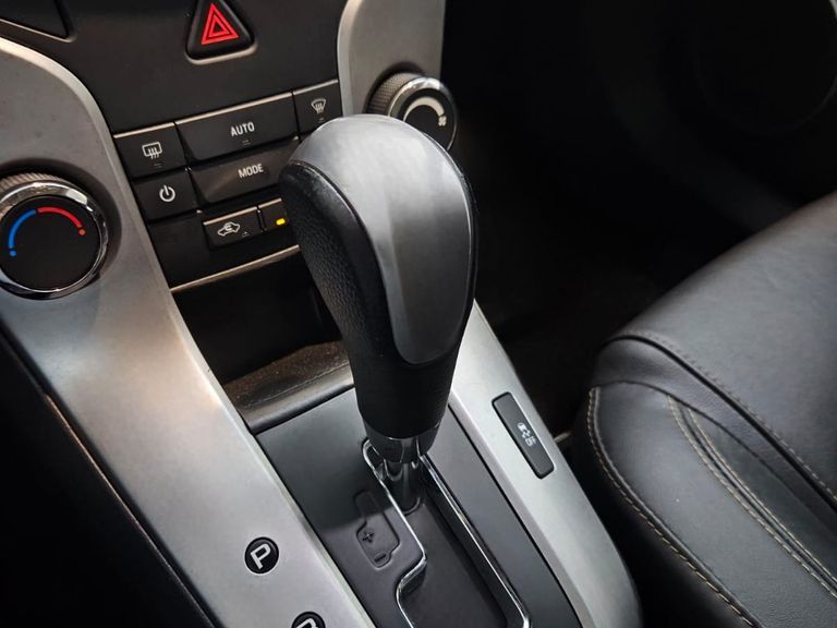 Chevrolet CRUZE LT 1.8 16V FlexPower 4p Aut.