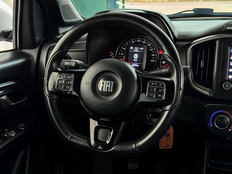 Fiat Strada Volcano 1.3 Flex 8V CD