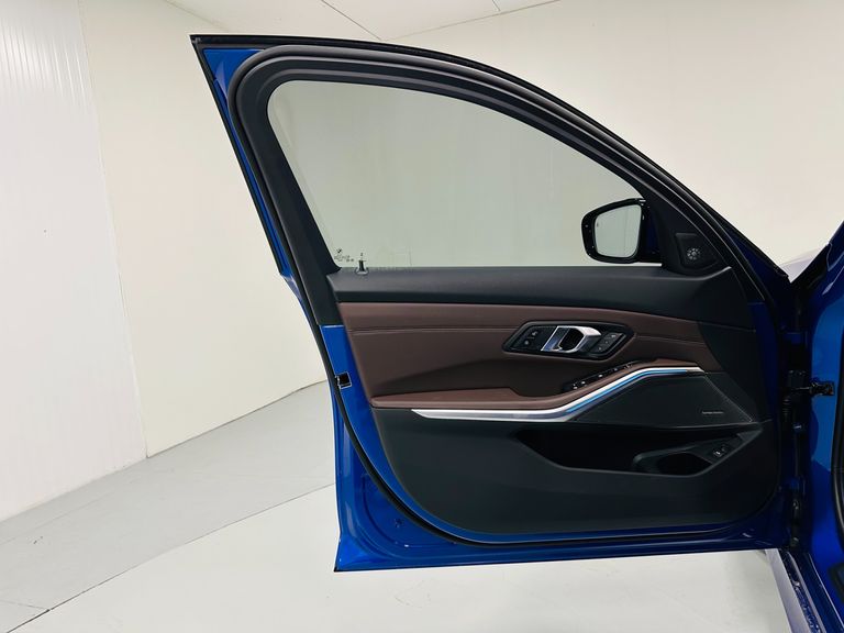 BMW 320iA 2.0 TB M Sport A.Flex/M.Sport 4p