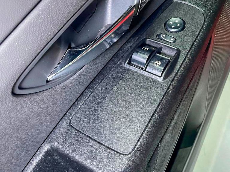 Fiat Punto ESSENCE Dualogic 1.8 Flex 16V 5p