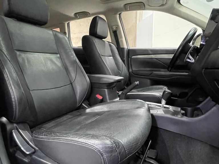 Mitsubishi OUTLANDER 3.0/ GT 3.0 V6 Aut.