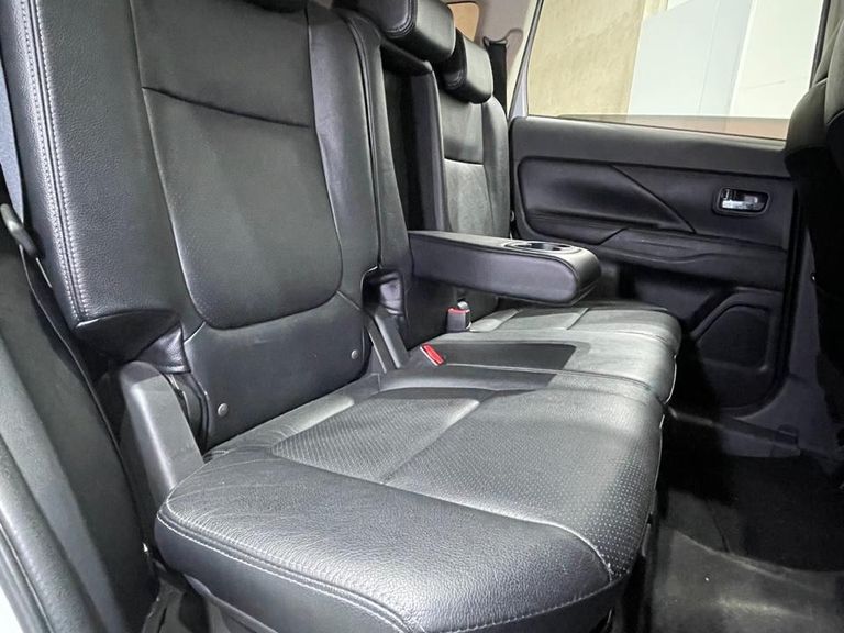 Mitsubishi OUTLANDER 3.0/ GT 3.0 V6 Aut.