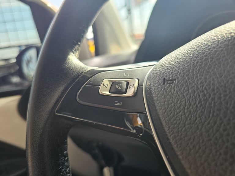 VolksWagen up! move 1.0 TSI Total Flex 12V 5p