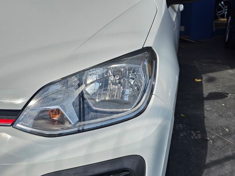 VolksWagen up! move 1.0 TSI Total Flex 12V 5p