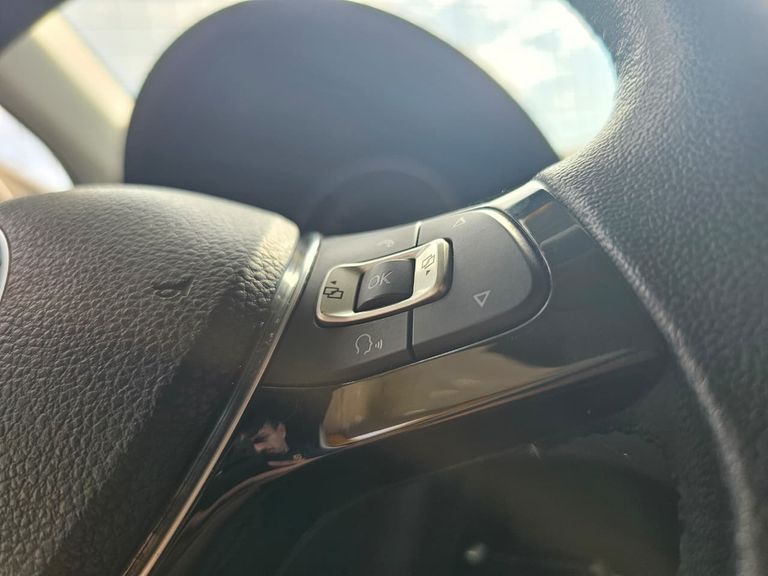 VolksWagen up! move 1.0 TSI Total Flex 12V 5p