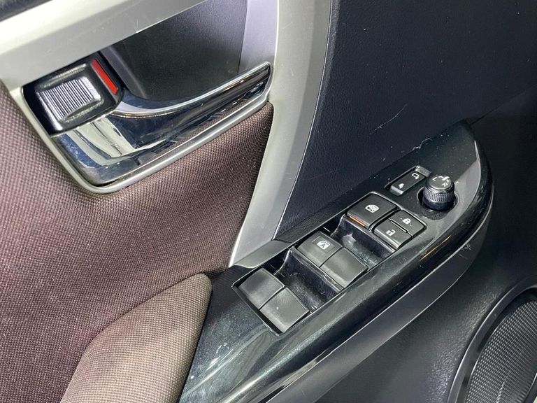 Toyota Hilux SW4 SR 4x2 2.7/ 2.7 Flex 16V Aut.