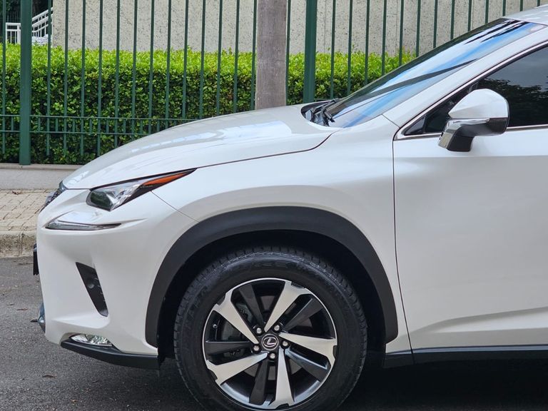 Lexus NX-300h Luxury 4x4 2.5 16V Aut. (Híb.)