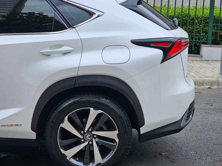 Lexus NX-300h Luxury 4x4 2.5 16V Aut. (Híb.)