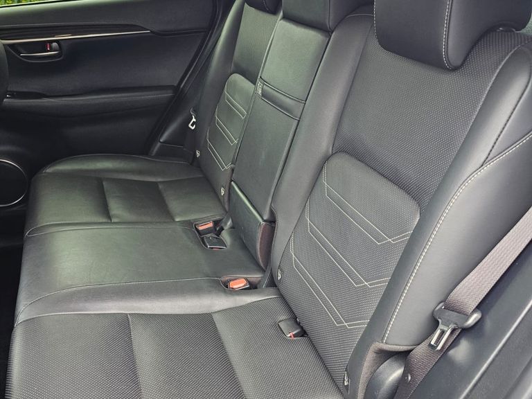 Lexus NX-300h Luxury 4x4 2.5 16V Aut. (Híb.)