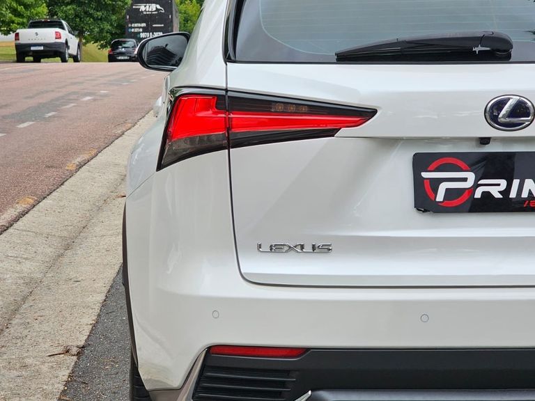 Lexus NX-300h Luxury 4x4 2.5 16V Aut. (Híb.)