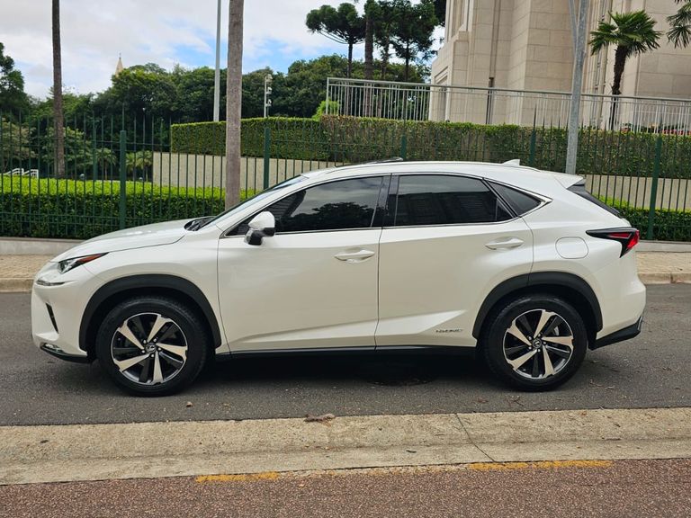 Lexus NX-300h Luxury 4x4 2.5 16V Aut. (Híb.)
