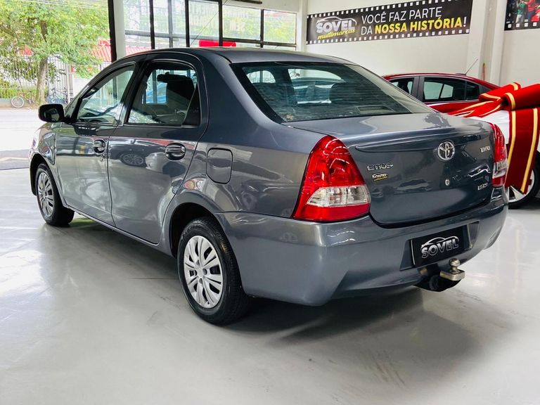 Toyota ETIOS XS Sedan1.5 Flex 16V 4p Mec.