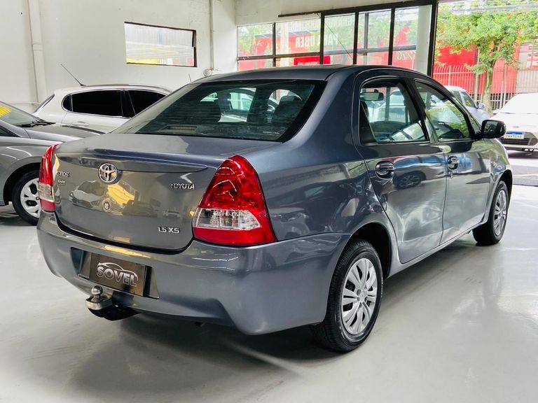 Toyota ETIOS XS Sedan1.5 Flex 16V 4p Mec.