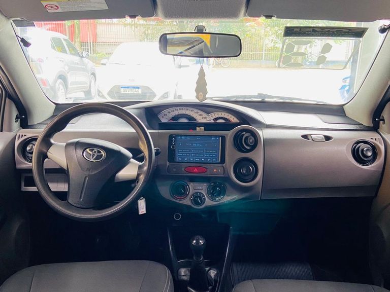 Toyota ETIOS XS Sedan1.5 Flex 16V 4p Mec.