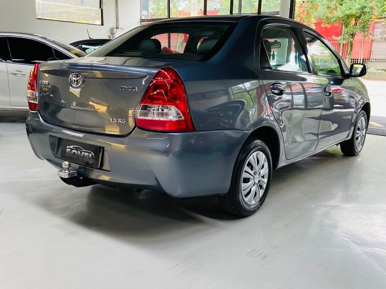 Toyota ETIOS XS Sedan1.5 Flex 16V 4p Mec.