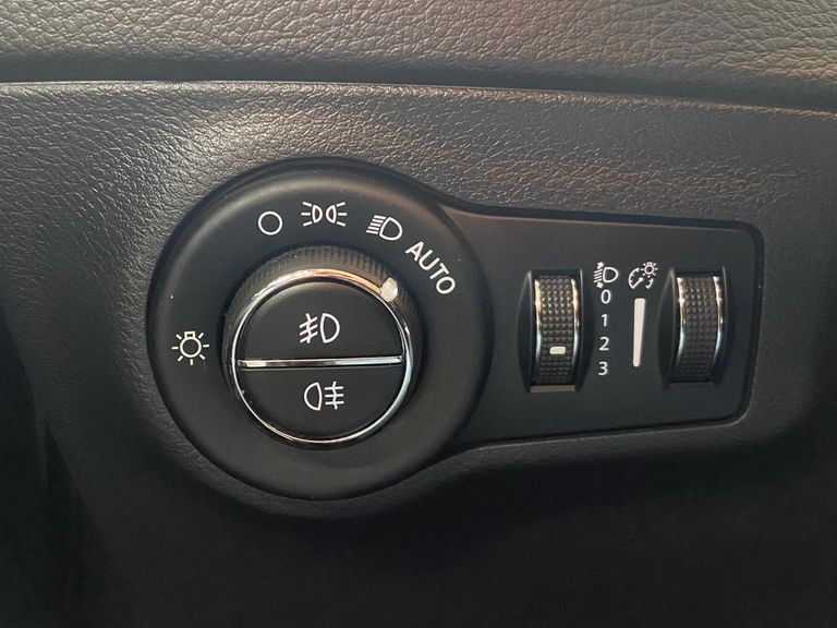 Jeep COMPASS LONGITUDE 2.0 4x2 Flex 16V Aut.