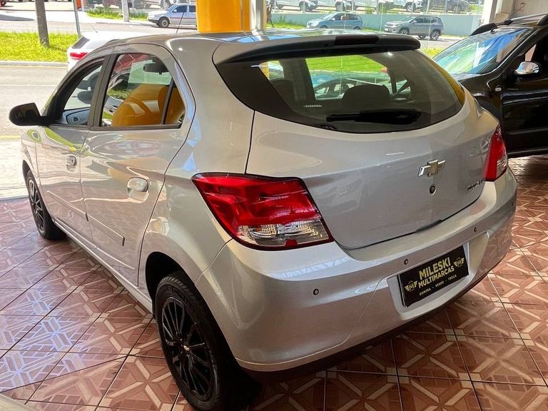 Chevrolet ONIX HATCH LT 1.0 8V FlexPower 5p Mec.