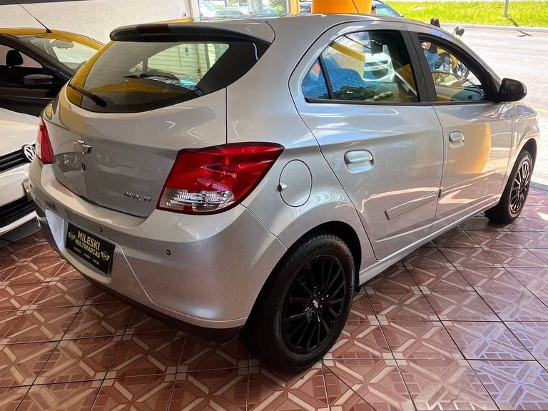 Chevrolet ONIX HATCH LT 1.0 8V FlexPower 5p Mec.