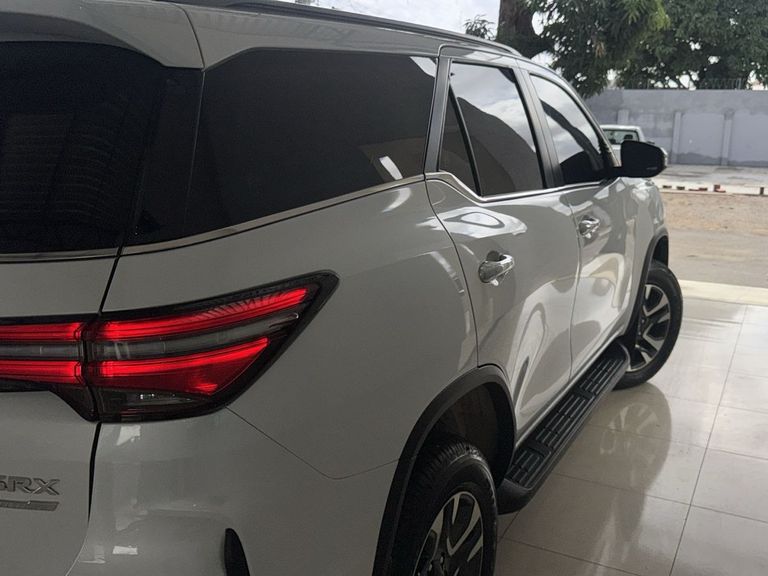 Toyota Hilux SW4 SRX Plat. 4x4 2.8 TB Die. Aut.