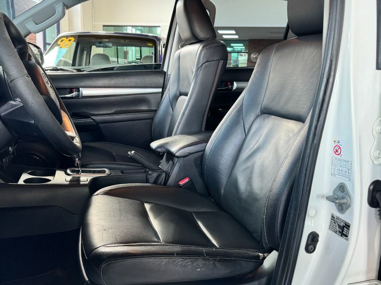 Toyota Hilux CD SRX 4x4 2.8 TDI 16V Diesel Aut.