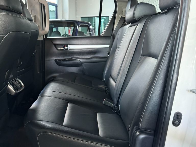 Toyota Hilux CD SRX 4x4 2.8 TDI 16V Diesel Aut.