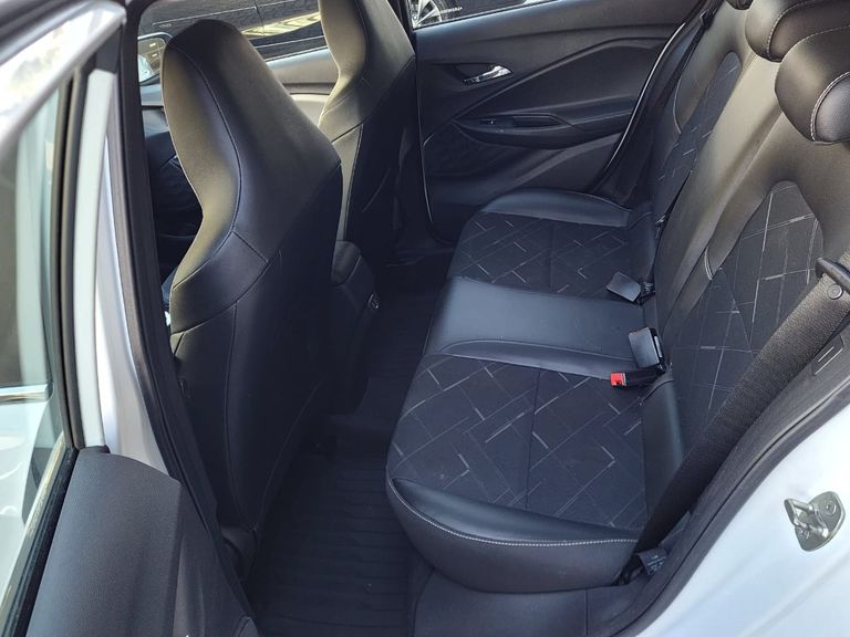 Chevrolet ONIX HATCH PREM. 1.0 12V TB Flex 5p Aut.