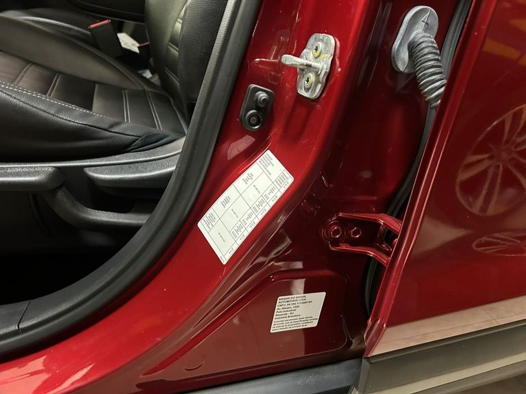 Nissan KICKS SL 1.6 16V FlexStar 5p Aut.
