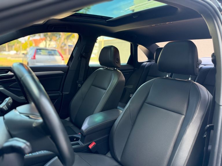 VolksWagen JETTA R-Line 250 TSI 1.4 Flex 16V Aut.