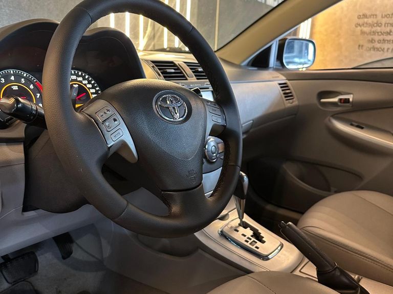 Toyota Corolla XEi 2.0 Flex 16V Aut.