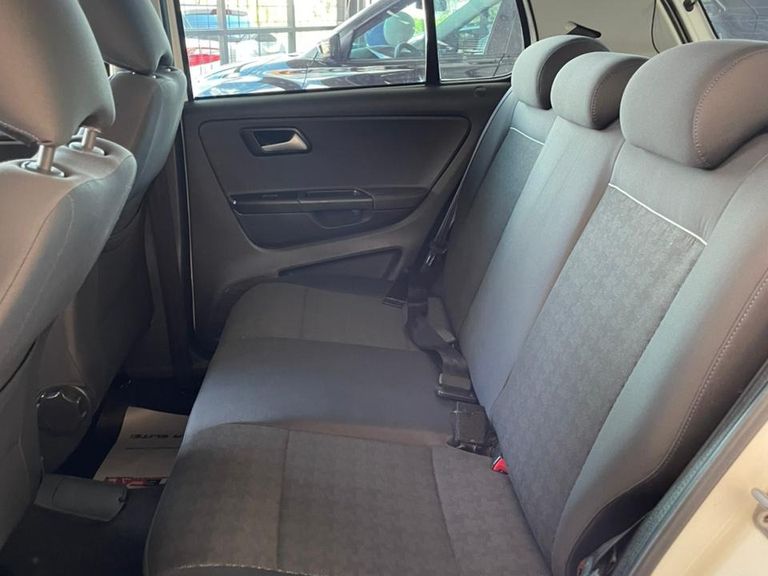 VolksWagen Fox Comfortline 1.0 Flex 8V 5p