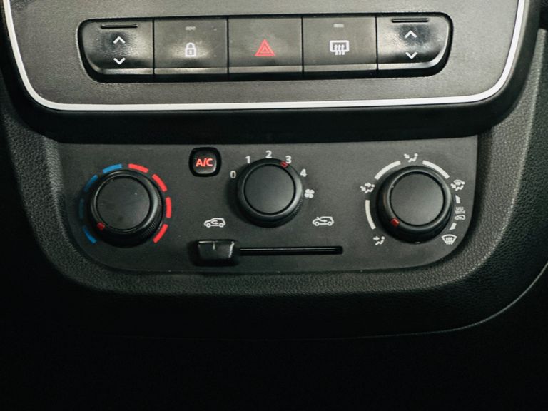 Renault KWID Zen 1.0 Flex 12V 5p Mec.