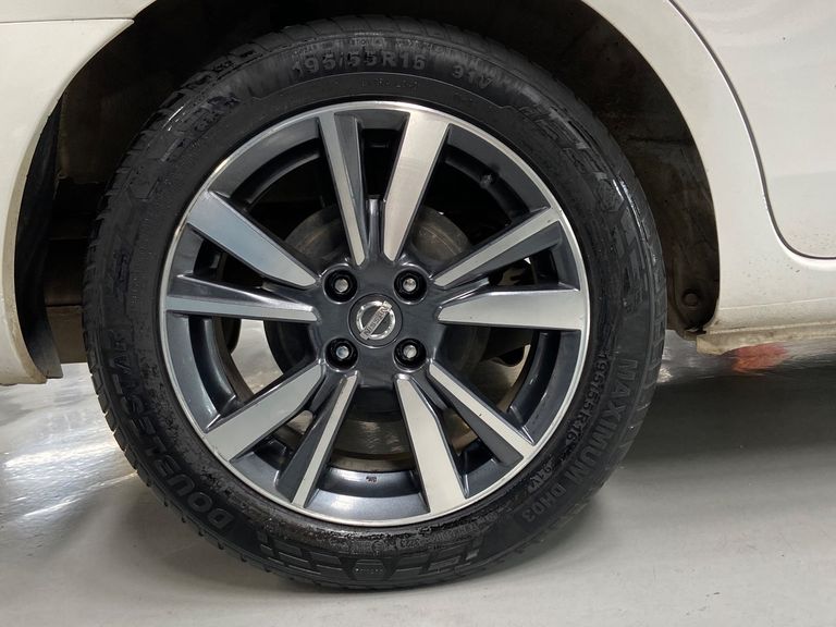 Nissan VERSA SL 1.6 16V FlexStart 4p Mec.