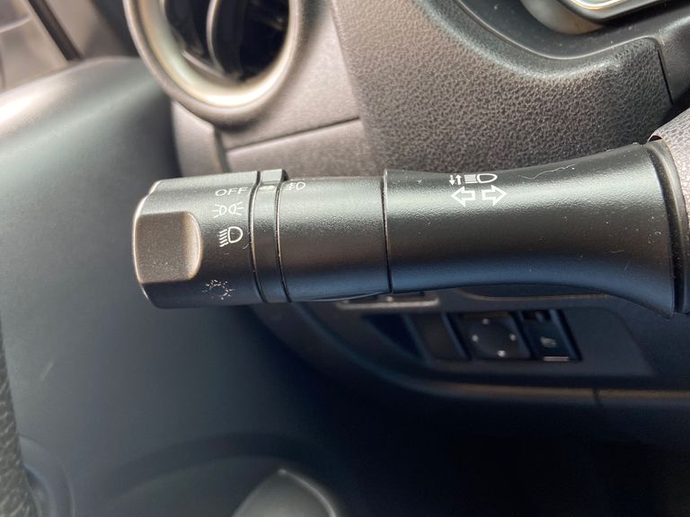 Nissan VERSA SL 1.6 16V FlexStart 4p Mec.