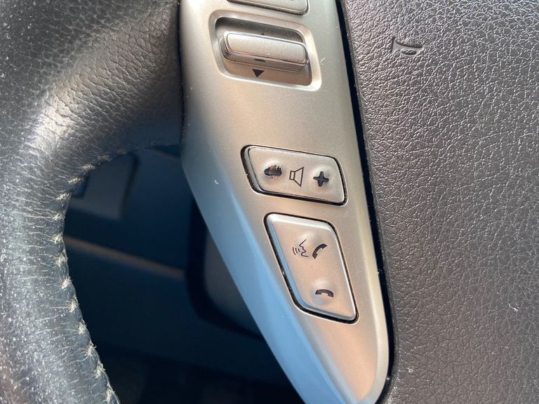 Nissan VERSA SL 1.6 16V FlexStart 4p Mec.