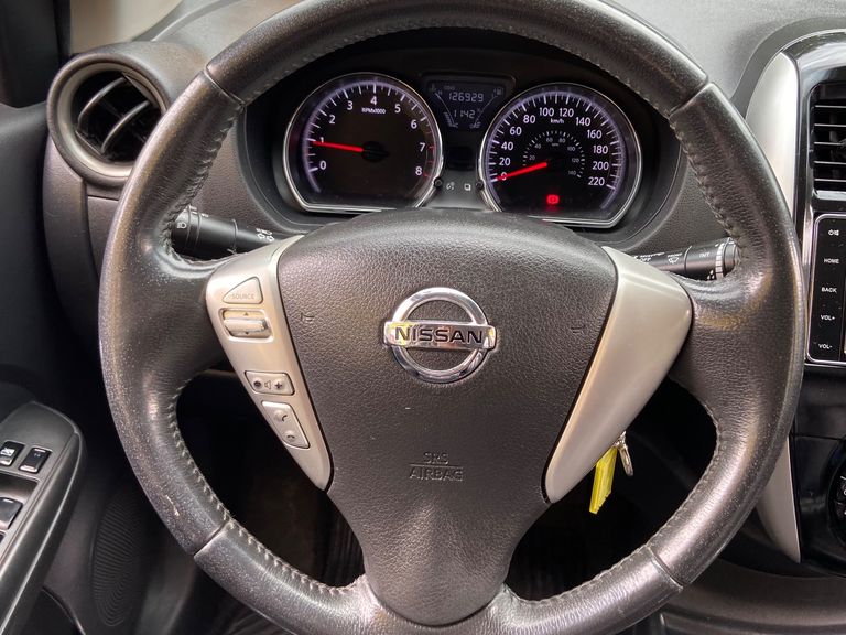 Nissan VERSA SL 1.6 16V FlexStart 4p Mec.
