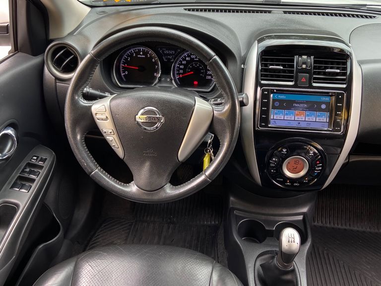 Nissan VERSA SL 1.6 16V FlexStart 4p Mec.