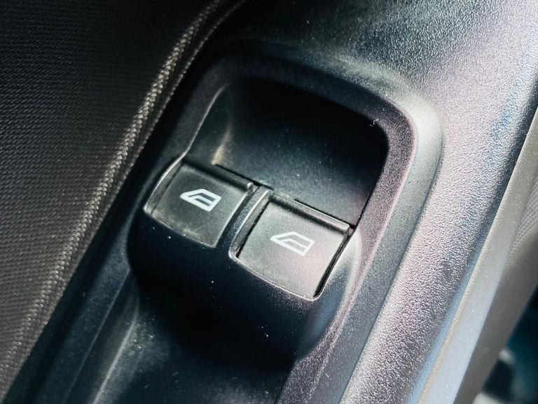 Ford Ka+ Sedan 1.0 SE/SE PLUS TiVCT Flex 4p