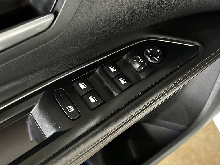 Peugeot 5008 Griffe 1.6 Turbo 16V 5p Aut.