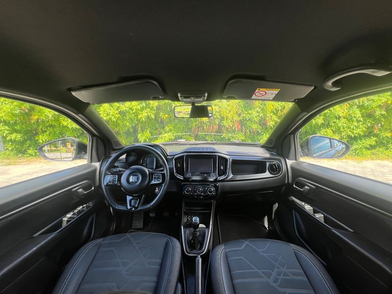 Fiat Strada Volcano 1.3 Flex 8V CD