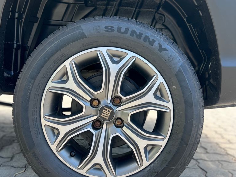 Fiat Strada Volcano 1.3 Flex 8V CD