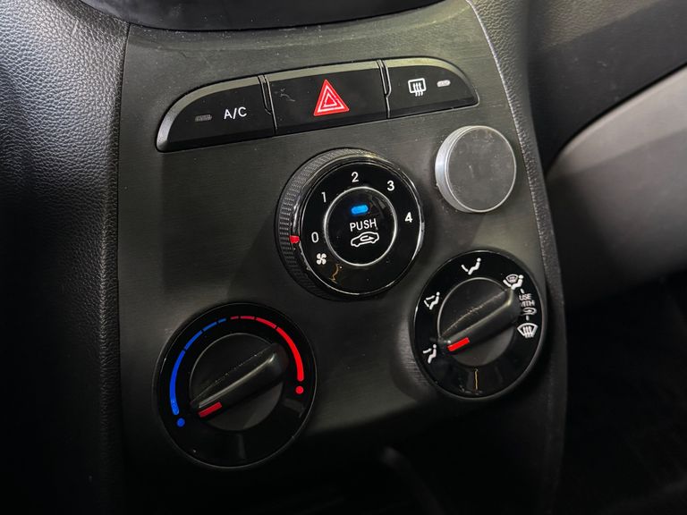 Hyundai HB20S Unique 1.0 Flex 12V Mec.