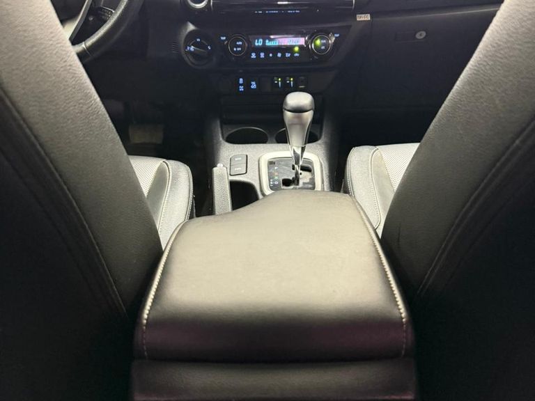 Toyota Hilux CD SRX 4x4 2.8 TDI 16V Diesel Aut.