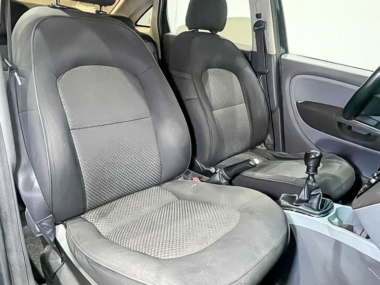 Fiat LINEA ESSENCE 1.8 Flex 16V 4p