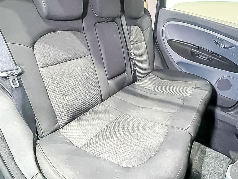 Fiat LINEA ESSENCE 1.8 Flex 16V 4p