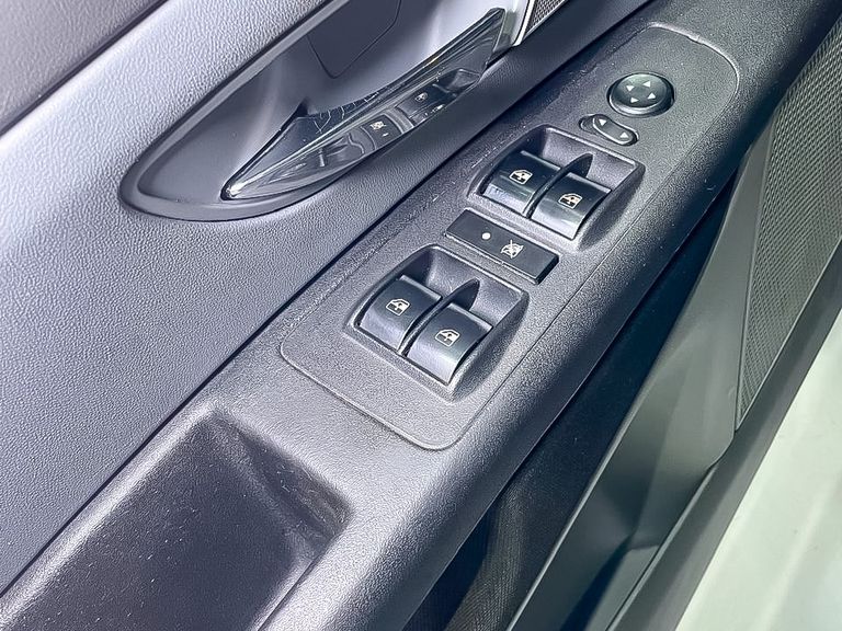 Fiat LINEA ESSENCE 1.8 Flex 16V 4p