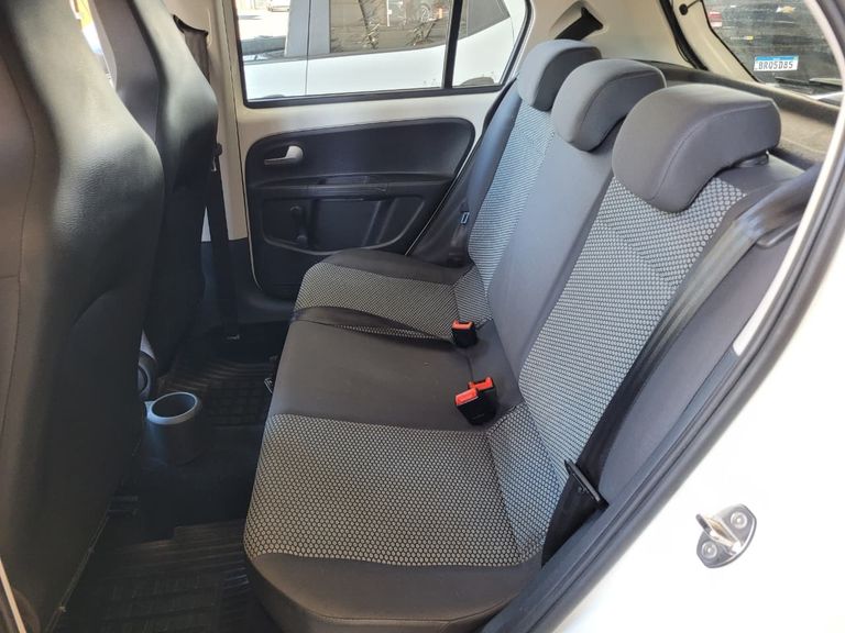 VolksWagen up! move 1.0 TSI Total Flex 12V 5p