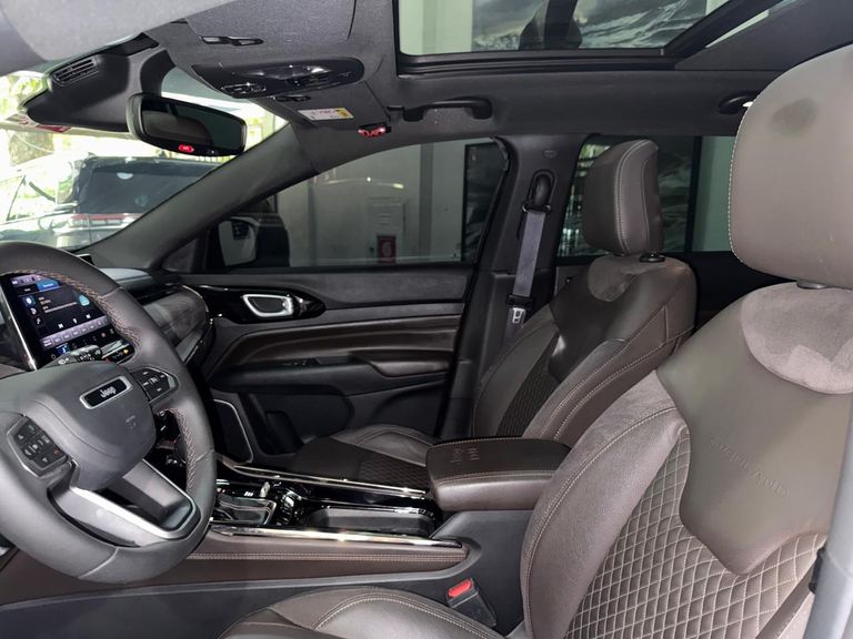 Jeep Commander Overl. TD380 2.0 4x4 Die. Aut.