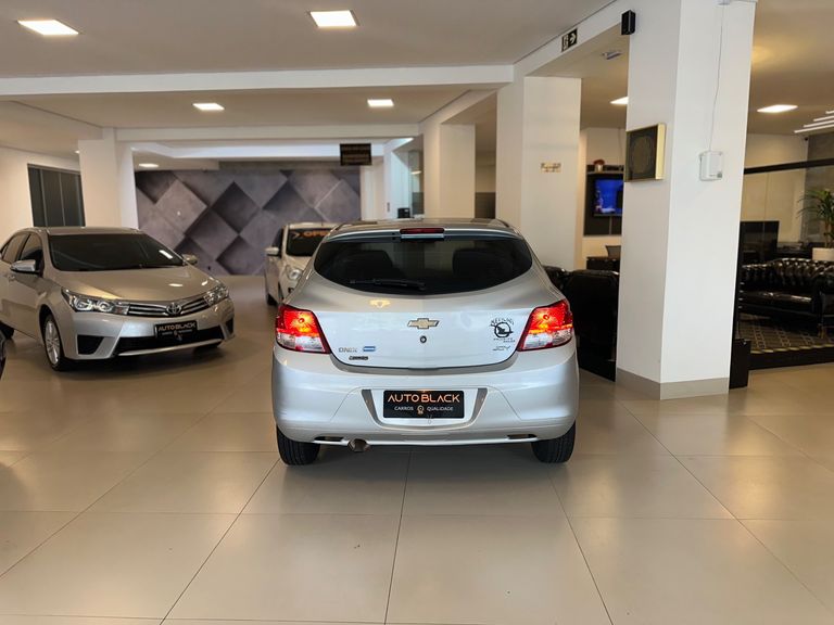 Chevrolet ONIX HATCH Joy 1.0 8V Flex 5p Mec.