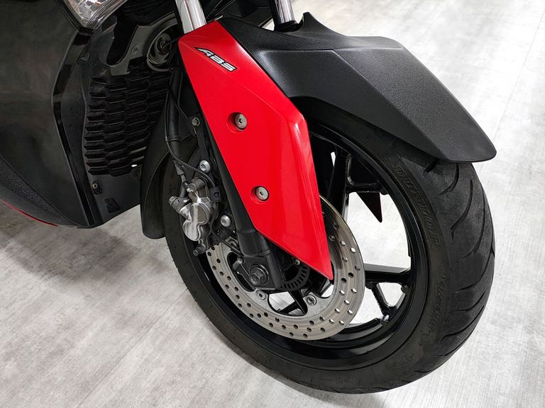 YAMAHA XMAX 250 ABS