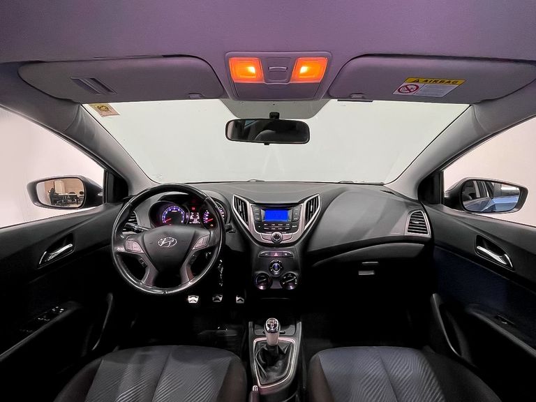 Hyundai HB20X Style 1.6 Flex 16v Mec.